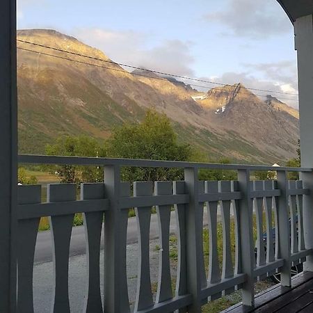 Lyngsalpan Cruise Lodge - Rodtinden Nord-Lenangen Luaran gambar
