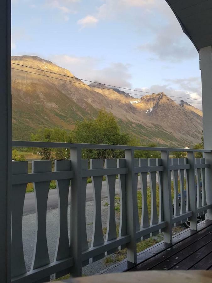 Lyngsalpan Cruise Lodge - Rodtinden Nord-Lenangen Luaran gambar